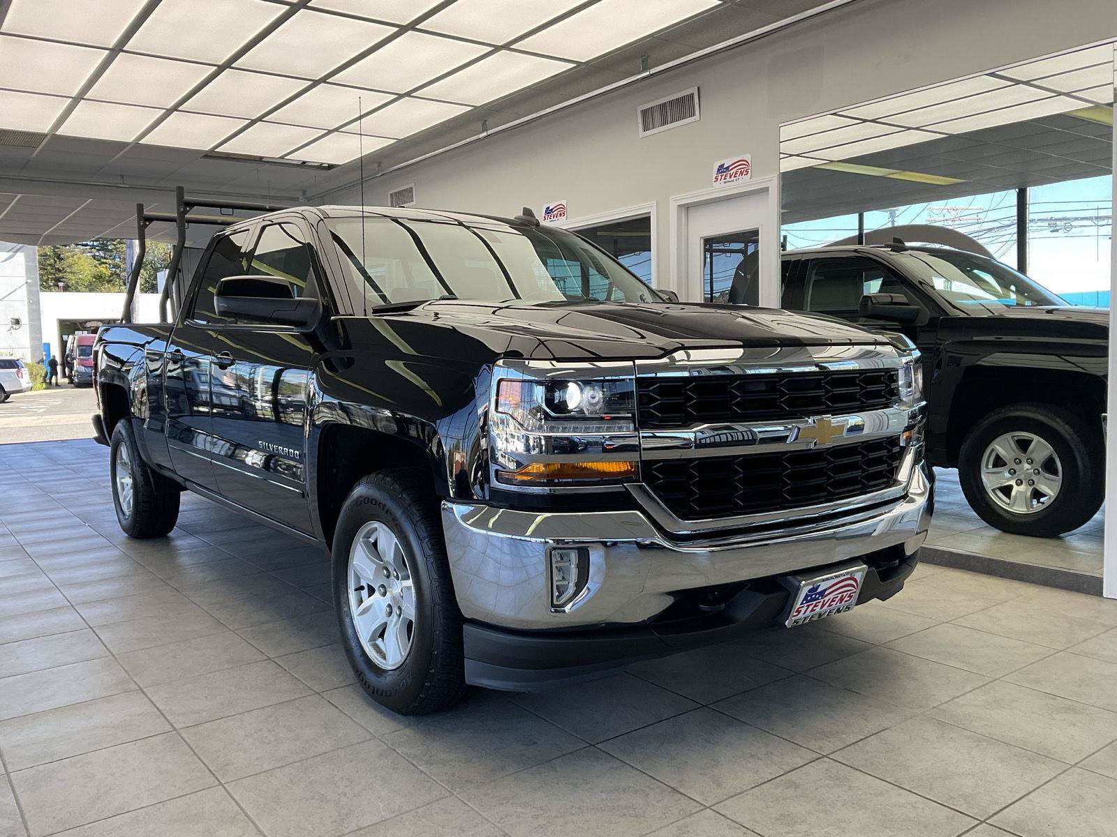 Used 2017 Chevrolet Silverado 1500 LT w/ All Star Edition AWD/4WD image 1