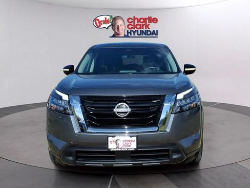 Used 2024 Nissan Pathfinder S AWD/4WD image 9