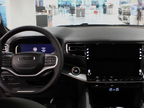 New 2025 Jeep Wagoneer Series II image 19