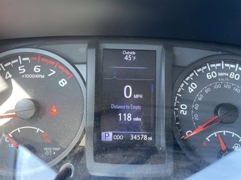 Used 2020 Toyota Tacoma SR image 14