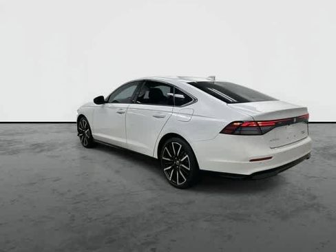 Used 2024 Honda Accord Touring image 9