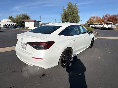 Used 2025 Honda Civic Sport image 4