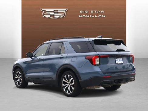 Used 2025 Ford Explorer ST-Line RWD image 3