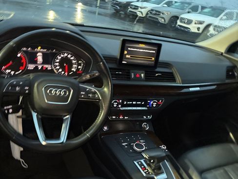Used 2019 Audi Q5 2.0T Premium w/ Convenience Package image 5