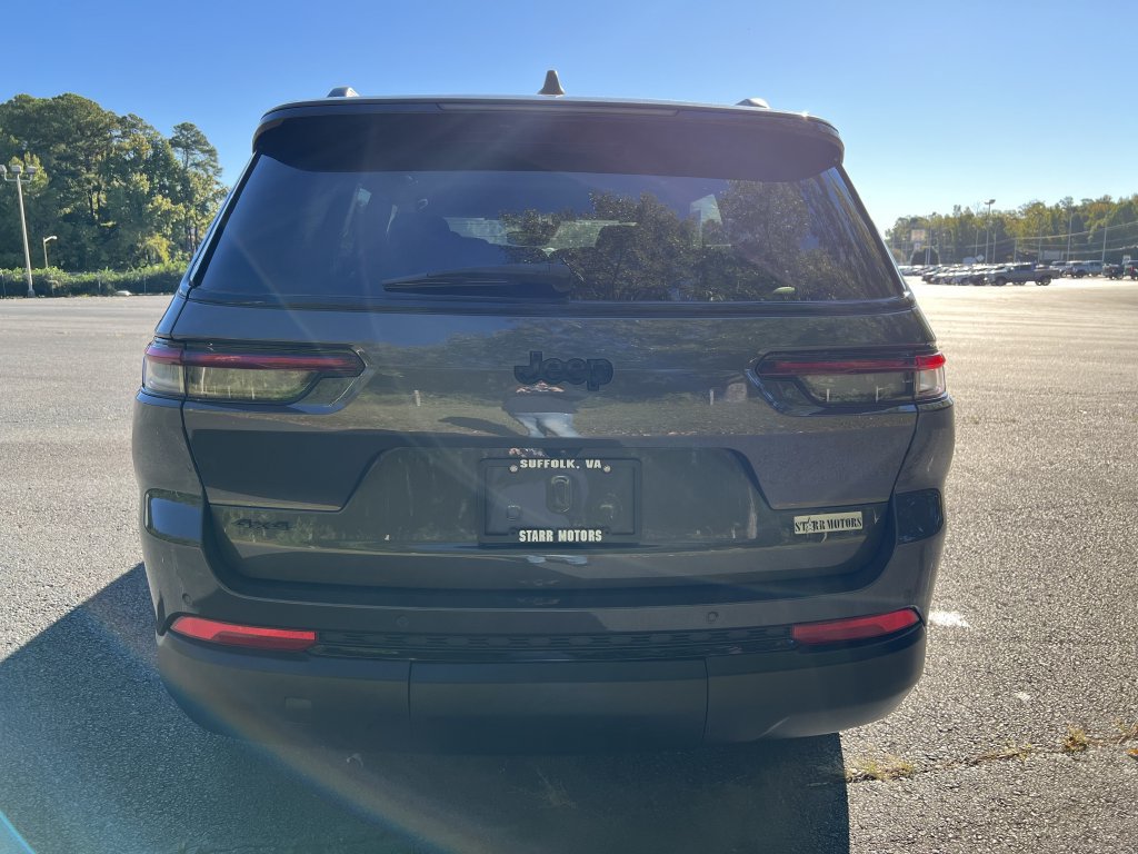Used 2024 Jeep Grand Cherokee L Laredo AWD/4WD image 4