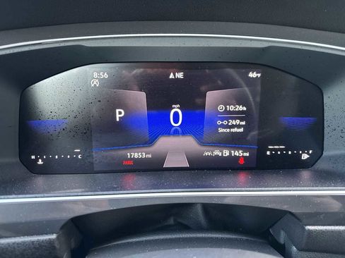 Used 2024 Volkswagen Tiguan SE image 31