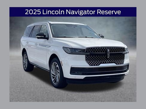 New 2025 Lincoln Navigator Reserve AWD/4WD image 1