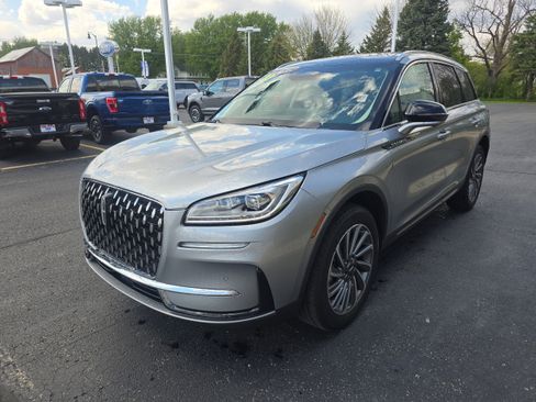Used 2023 Lincoln Corsair Reserve w/ Equipment Group 201A AWD/4WD image 4