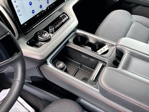 Certified 2025 Ford Expedition Active AWD/4WD image 17