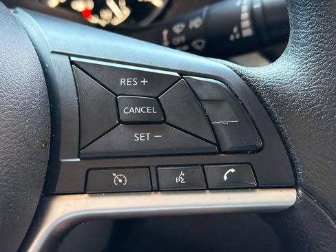 Used 2024 Nissan Altima 2.5 SV FWD image 32