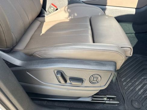 Used 2025 Audi Q5 Premium Plus AWD/4WD image 15