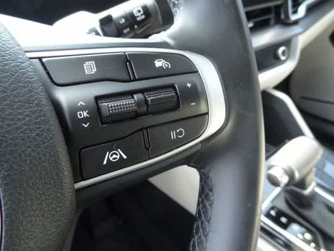 Used 2024 Kia Sportage EX AWD/4WD image 16