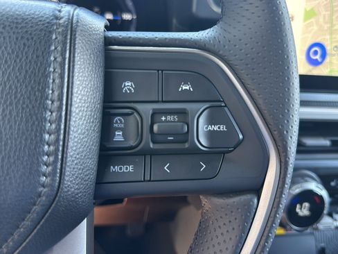 Used 2026 Toyota 4Runner Limited AWD/4WD image 39