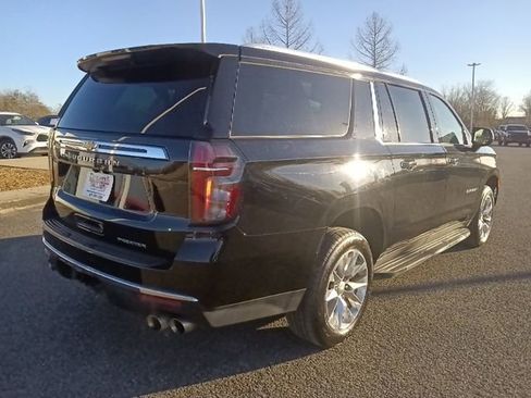 Used 2024 Chevrolet Suburban Premier RWD image 3