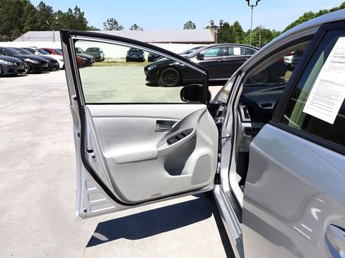 Used 2012 Toyota Prius Three image 29