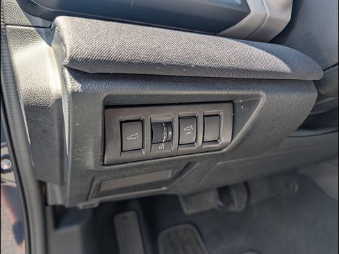 Used 2025 Subaru Outback Premium AWD/4WD image 29