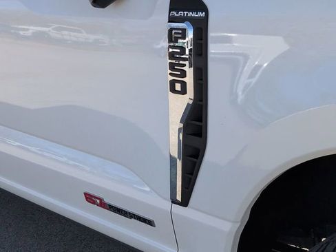 Certified 2025 Ford F250 Platinum w/ Platinum Plus Package image 13