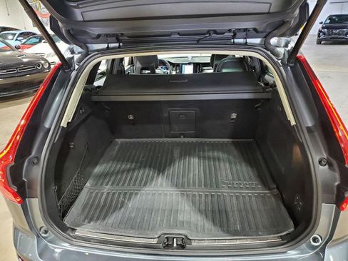 Used 2018 Volvo XC60 T8 Inscription w/ Advanced Package image 42