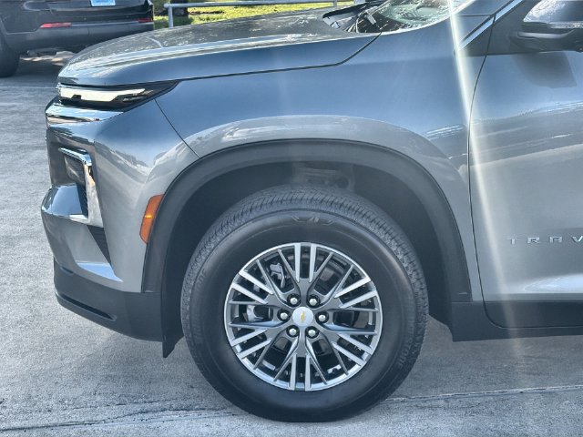 Used 2026 Chevrolet Traverse LT w/ Driver Confidence Package FWD image 32