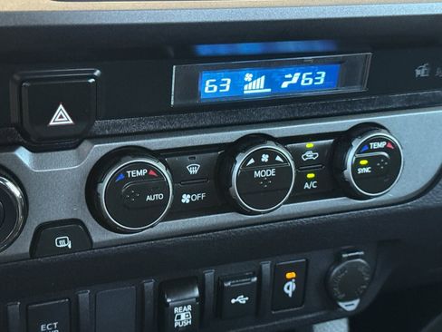 Used 2023 Toyota Tacoma TRD Sport image 19