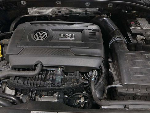 Used 2018 Volkswagen Golf 4-Door image 15
