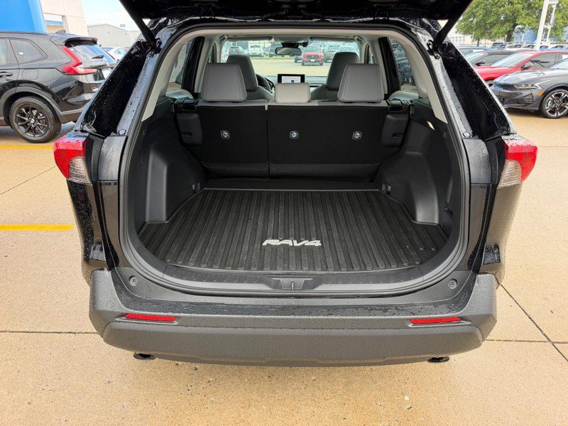 Used 2025 Toyota RAV4 XLE Premium w/ Weather Package AWD/4WD image 4