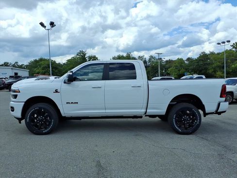 New 2026 RAM 2500 Laramie AWD/4WD image 7