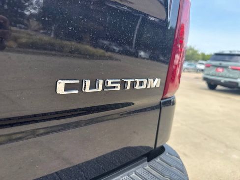 Used 2023 Chevrolet Silverado 1500 Custom AWD/4WD image 12
