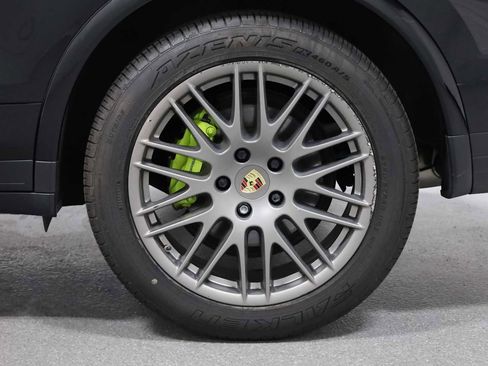 Used 2017 Porsche Cayenne S Platinum image 47