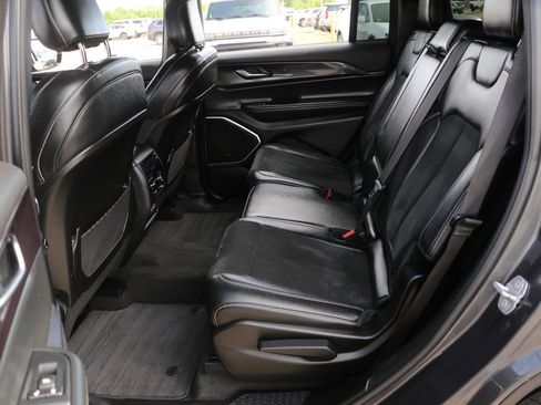 Used 2022 Jeep Grand Cherokee L Laredo AWD/4WD image 28