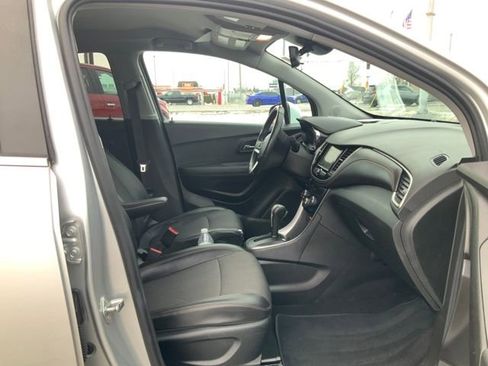 Used 2019 Chevrolet Trax LT w/ Driver Confidence Package image 16