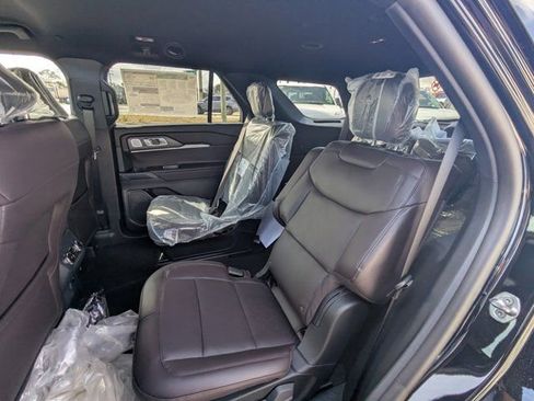 New 2026 Ford Explorer Platinum image 15