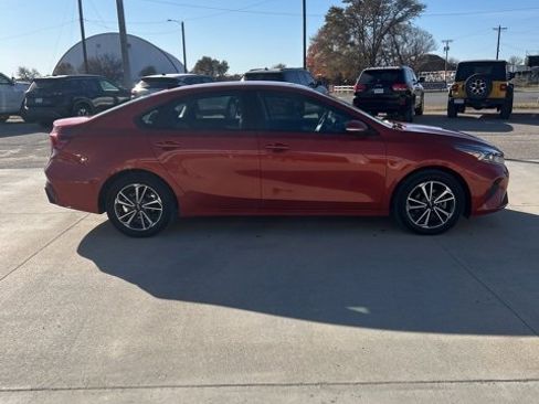 Used 2023 Kia Forte LXS w/ LXS Technology Package image 5