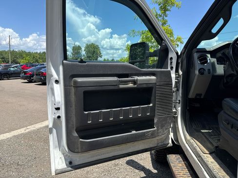 Used 2016 Ford F250 Lariat w/ Lariat Interior Package AWD/4WD image 3