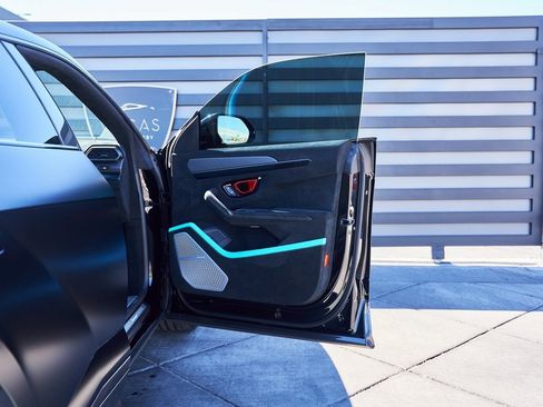 Used 2024 Lamborghini Urus Performante image 31