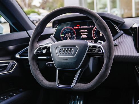 Used 2024 Audi e-tron GT Premium Plus image 15