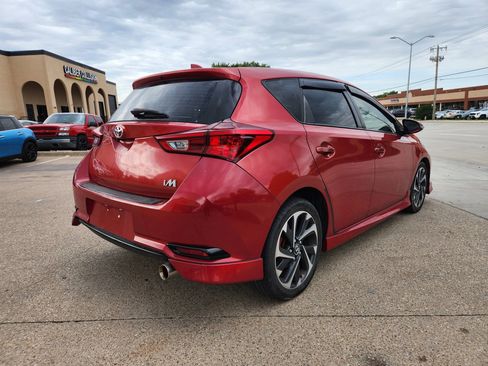 Used 2018 Toyota Corolla iM FWD image 4