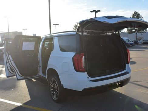 Used 2024 GMC Yukon AT4 image 19
