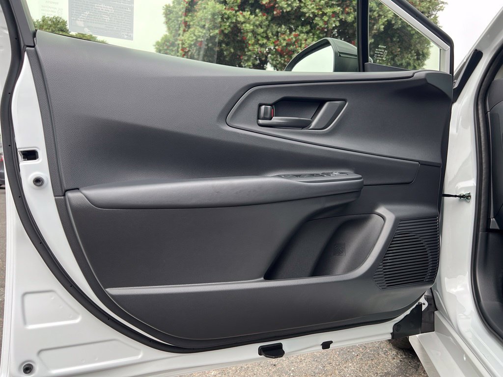 New 2027 Toyota Prius Plug-In Hybrid FWD image 34