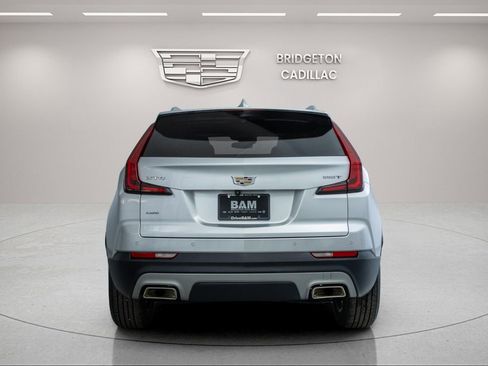 Used 2022 Cadillac XT4 Premium Luxury w/ Safety Alert Package AWD/4WD image 6