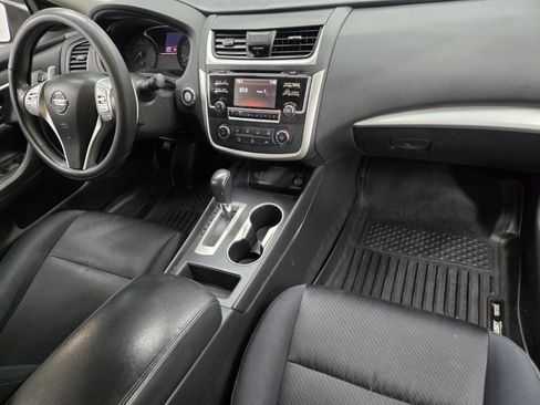 Used 2017 Nissan Altima 2.5 SR w/ Midnight Edition Package image 13