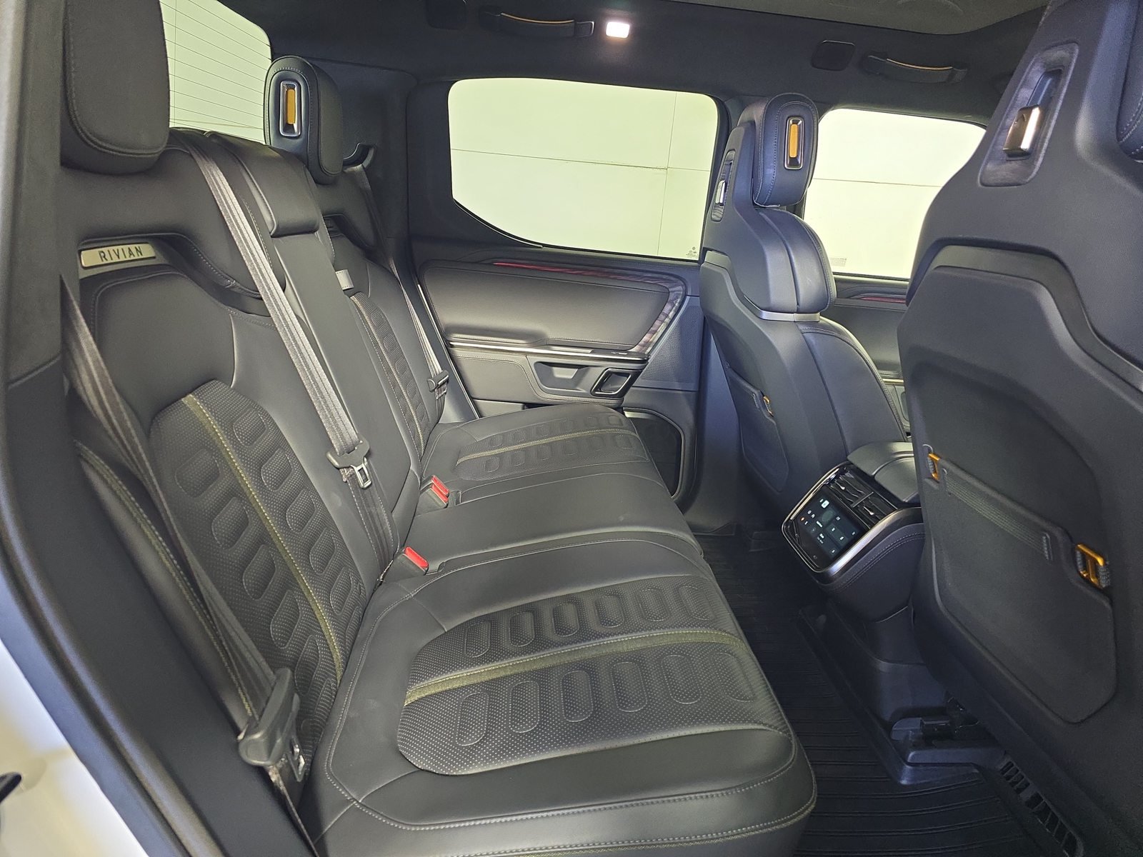Used 2022 Rivian R1T Adventure AWD/4WD image 22
