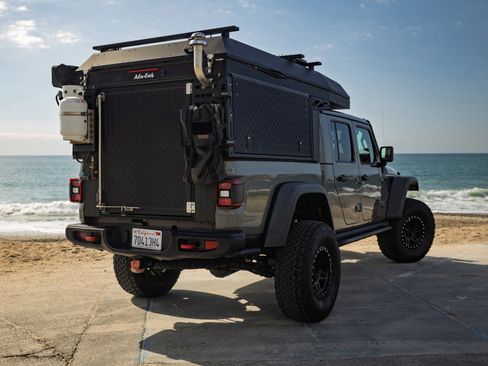 Used 2021 Jeep Gladiator Rubicon image 5