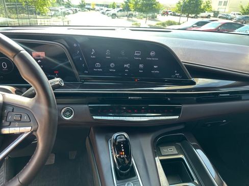 Certified 2023 Cadillac Escalade ESV Premium Luxury Platinum w/ Heavy-Duty Trailer Package AWD/4WD image 22