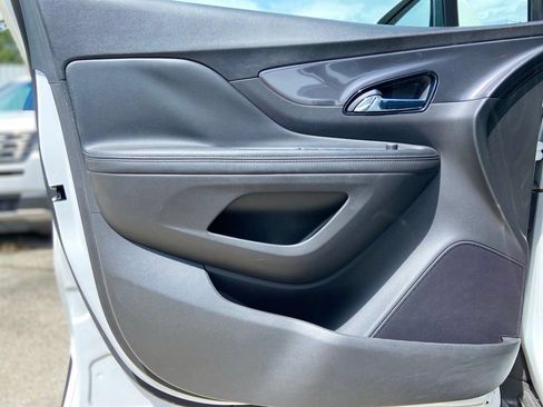 Used 2020 Buick Encore Preferred w/ Safety Package FWD image 10