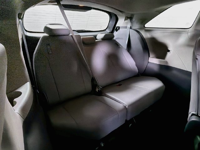 Used 2022 Toyota Sienna XLE w/ XLE Plus Package FWD image 37