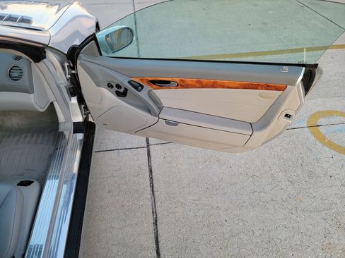 Used 2007 Mercedes-Benz SL 550 image 13