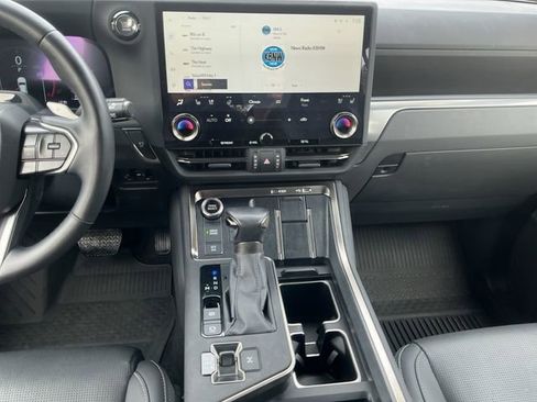 Used 2024 Lexus GX 550 w/ Accessory Package (Z1) AWD/4WD image 11