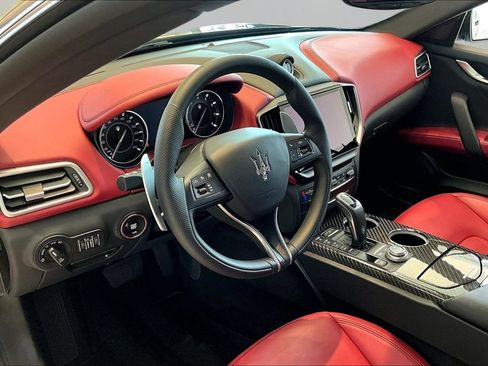 Used 2023 Maserati Ghibli Modena RWD image 17