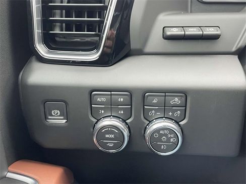 New 2026 GMC Sierra 2500 Denali Ultimate image 18